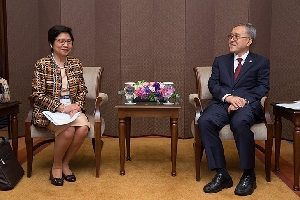 2017 EROPA Bilateral Meeting - Minister Kim Pansuk  and Alicia dela ROSA-BALA, Chairperson of Civil Service Commission, Republic of the Philippines 의 목록 이미지 입니다. 