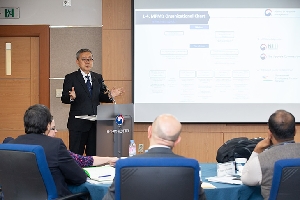 Minister Kim gave a lecture  in 2018 NHI HR Leaders Forum 의 목록 이미지 입니다. 