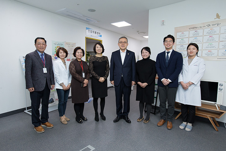 공무원상담센터를방문한 김판석 인사혁신처장과 관계자들과의 기념사진