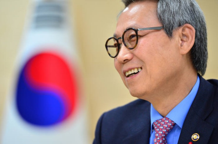이근면인사혁신처장_2.jpg 이미지입니다.