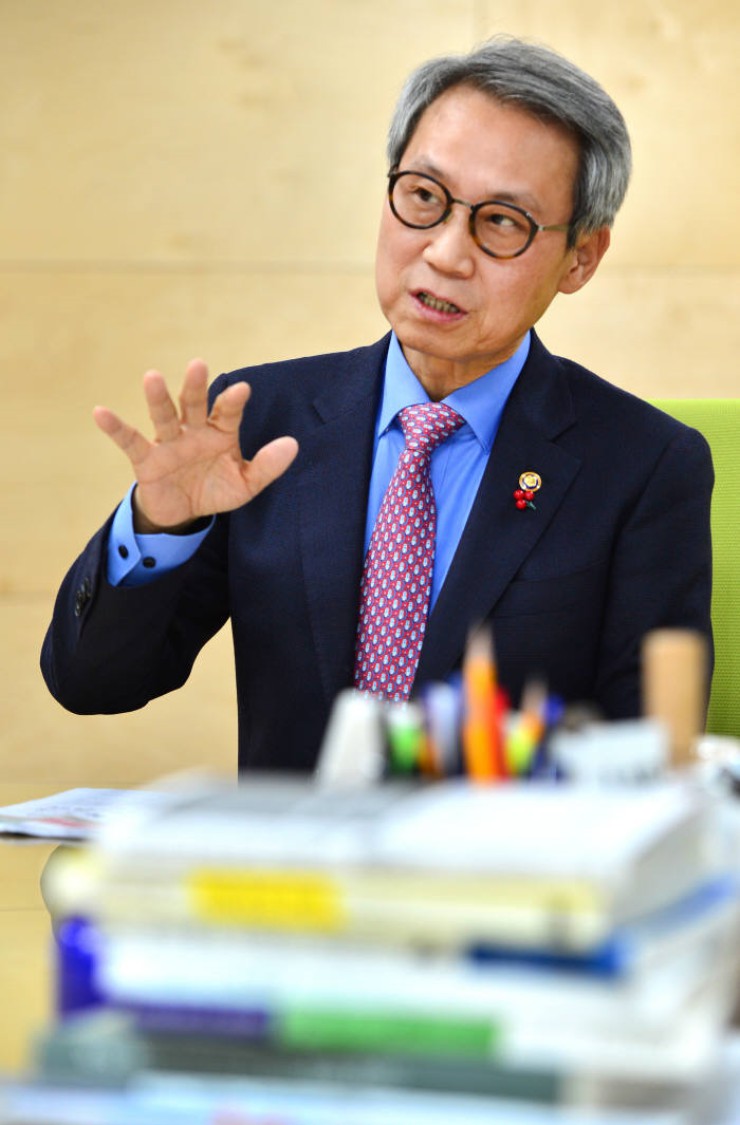 이근면인사혁신처장_3.jpg 이미지입니다.