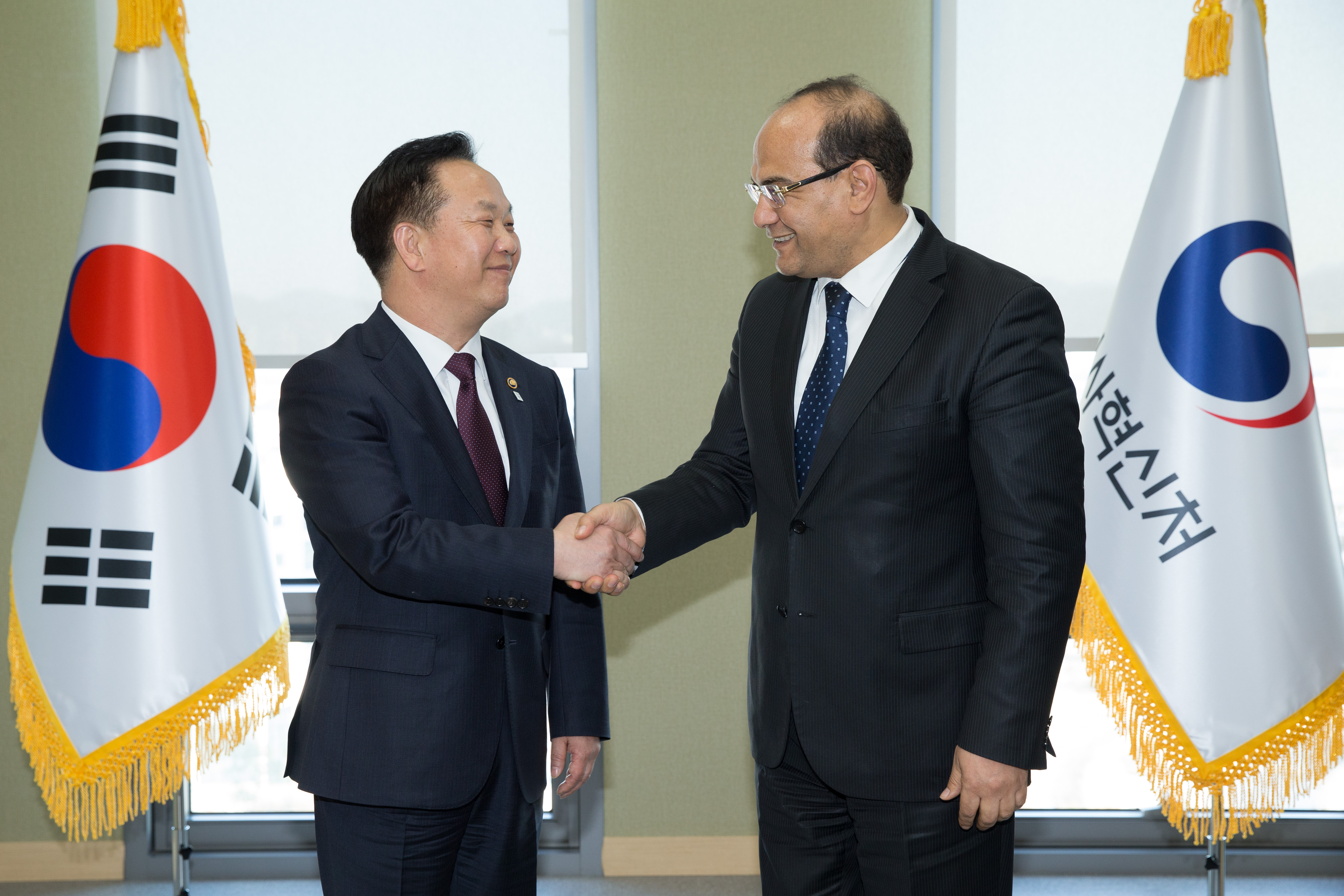 세컨드.jpg Images