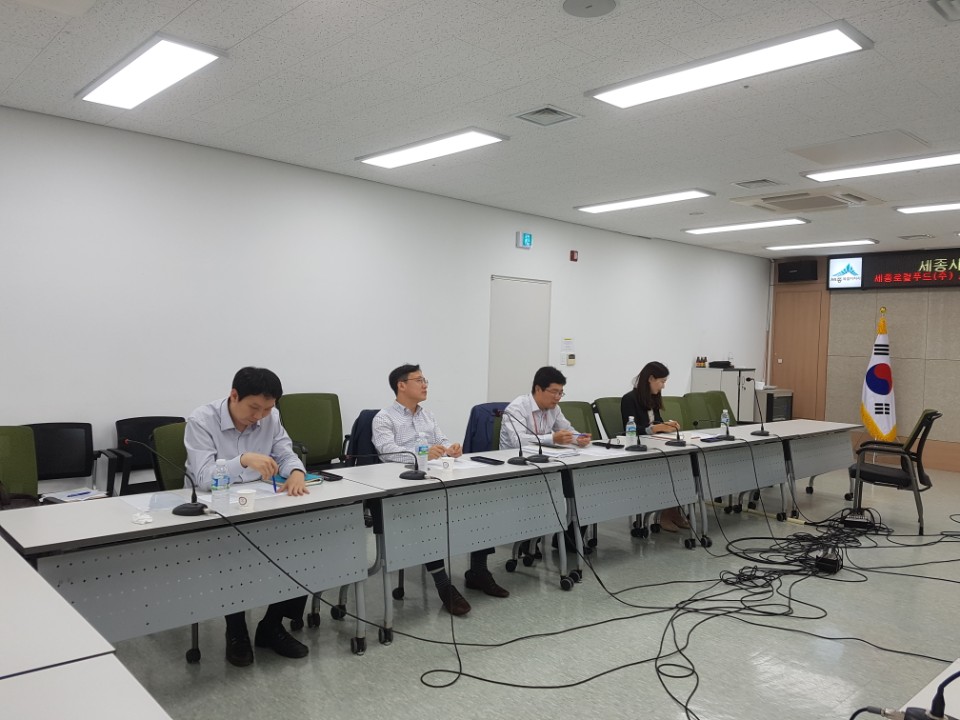 인사혁신처와 국가공무원노동조합(위원장 안정섭)은 현재 행정부교섭의 인사혁신처 참석자들