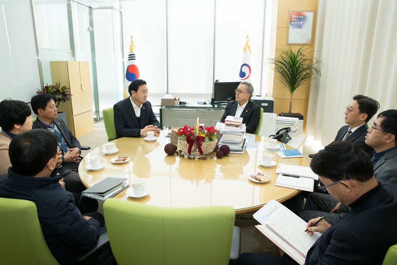 인사혁신처장과 전국우정노동조합장의 새해 인사