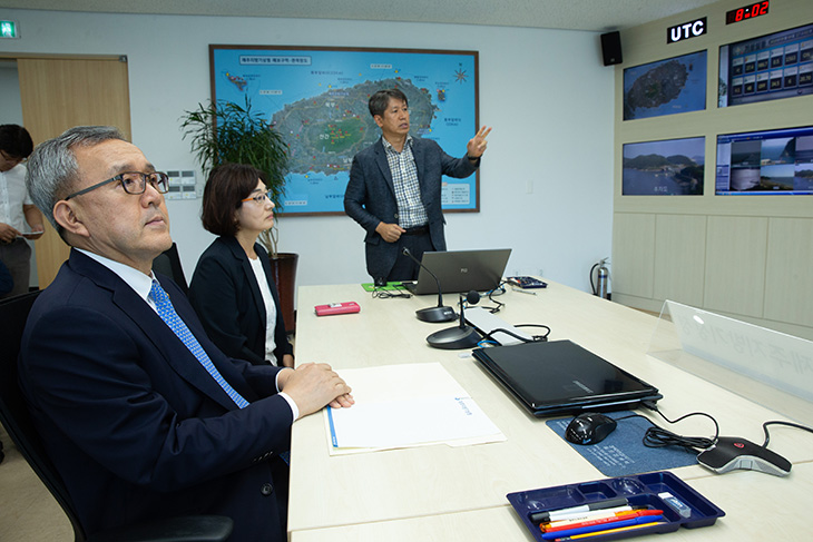 제주지방기상청을 근무현장을 찾은 김판석 인사혁신처장 