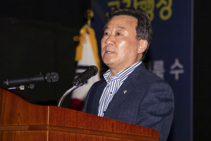 황서종 인사혁신처장이 적극행정 실천&middot확산 방안에 대한 말씀을 전하고 있는 모습 