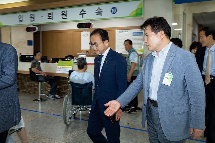 대구 달서구에 위치한 대구보훈병원을 방문한 정만석 인사혁신처 차장