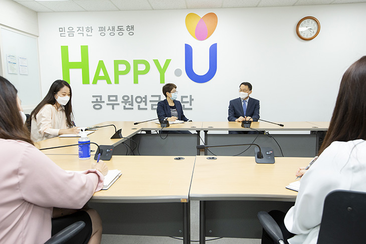 대전 유성구 공무원연금콜센터를 방문한 김우호 인사혁신처 차장