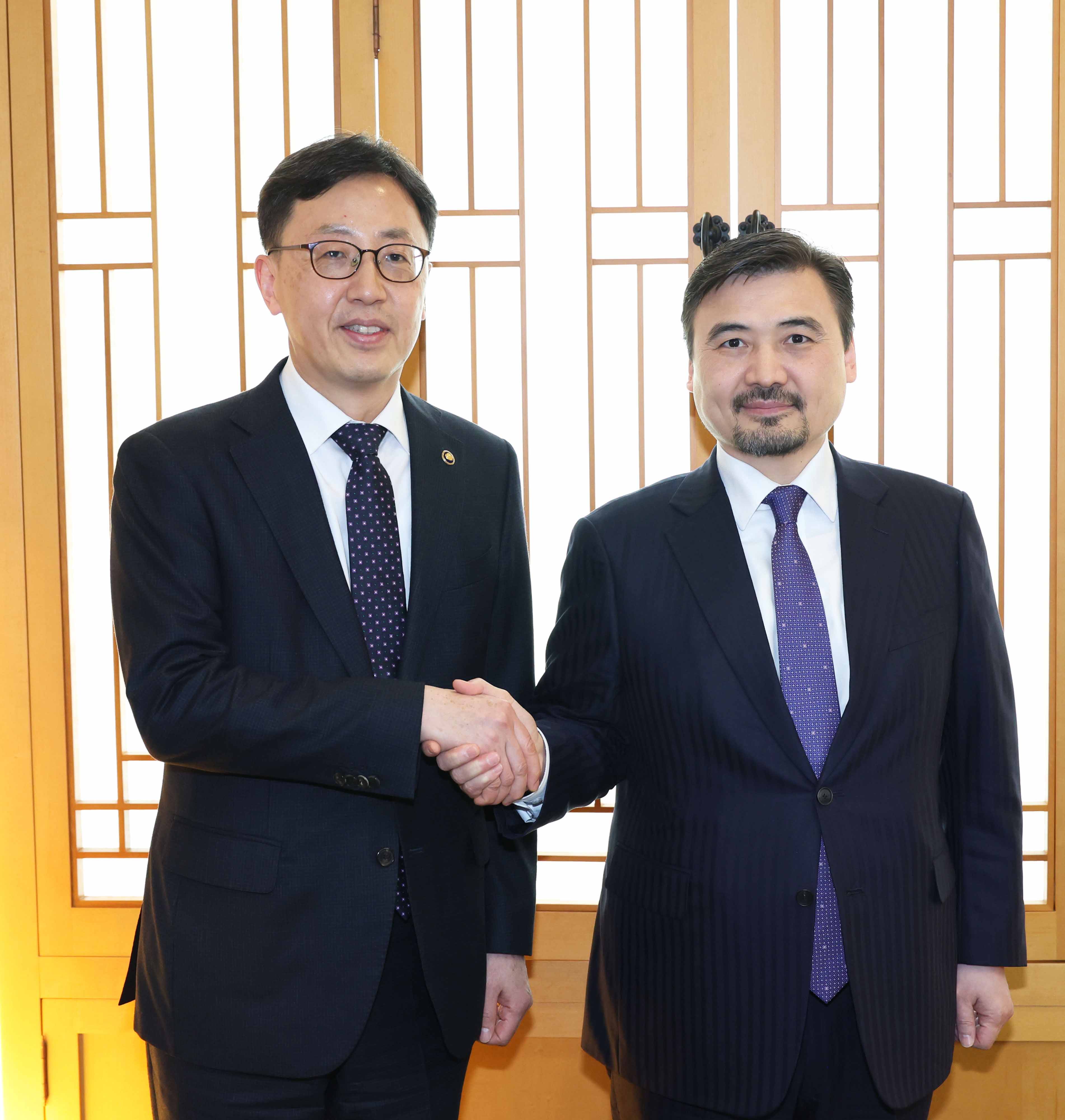 Korea and Kazakhstan have agreed to deepen cooperation in the field of personnel administration 사진